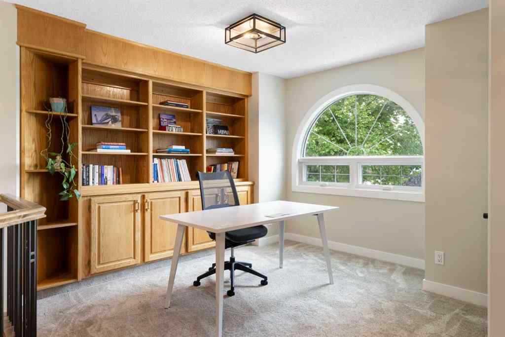 MLS® A2257567 - 191 Christie Knoll Heights SW in Christie Park Calgary, Residential