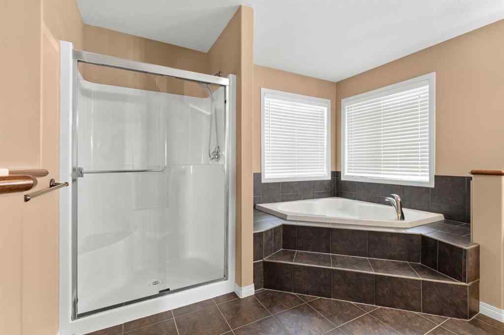 MLS® A2257574 - 358 Vista Drive SE in SE Southridge Medicine Hat, Residential