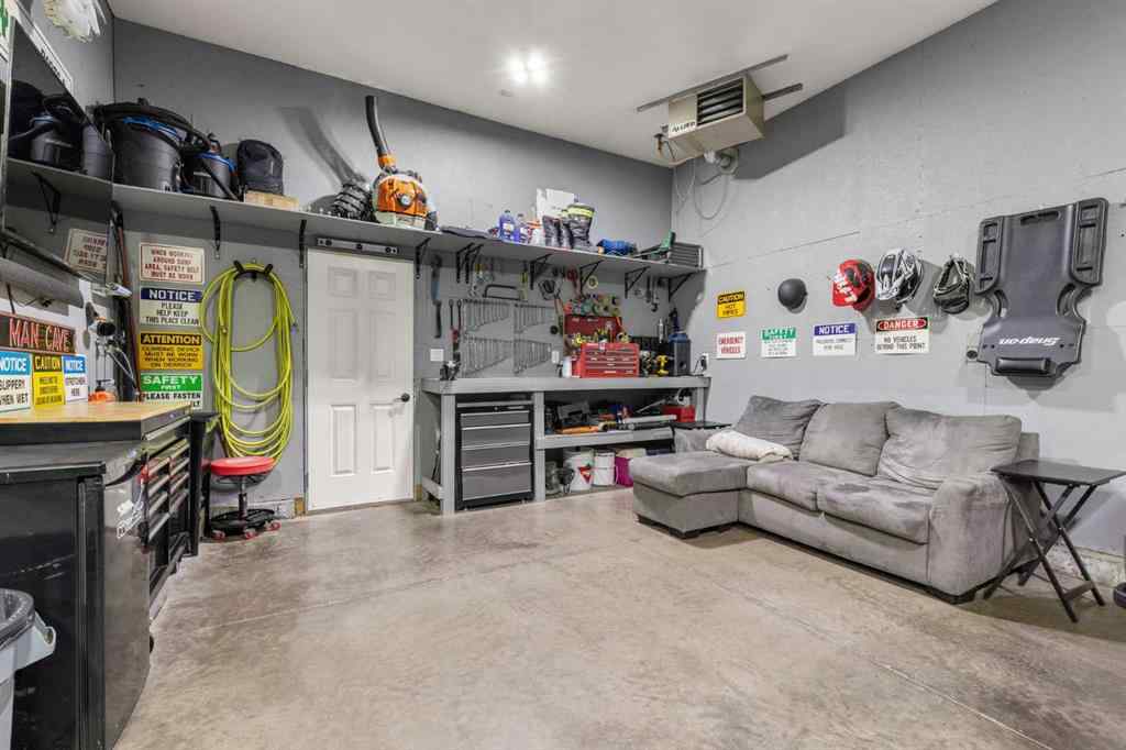 MLS® A2257574 - 358 Vista Drive SE in SE Southridge Medicine Hat, Residential