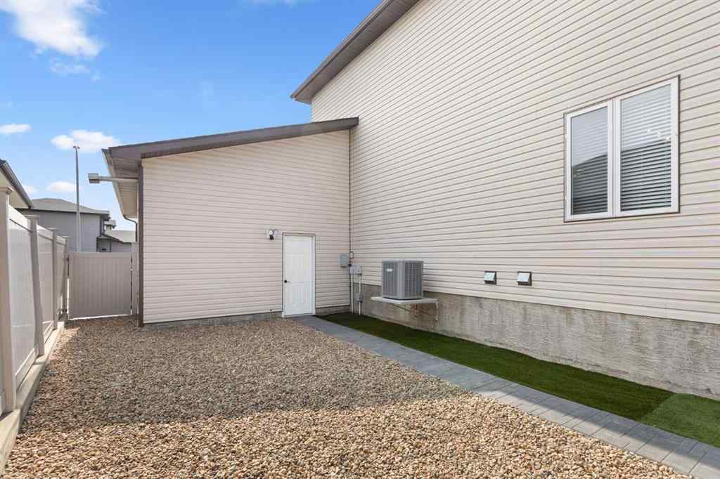 MLS® A2257574 - 358 Vista Drive SE in SE Southridge Medicine Hat, Residential