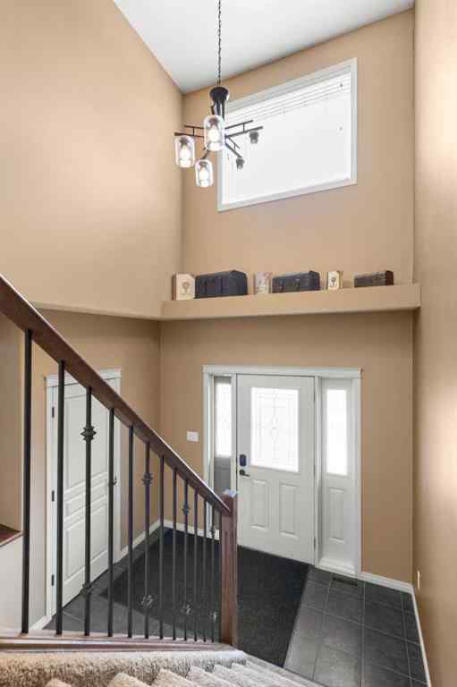 MLS® A2257574 - 358 Vista Drive SE in SE Southridge Medicine Hat, Residential