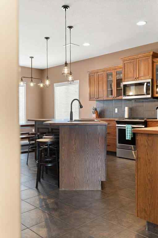 MLS® A2257574 - 358 Vista Drive SE in SE Southridge Medicine Hat, Residential
