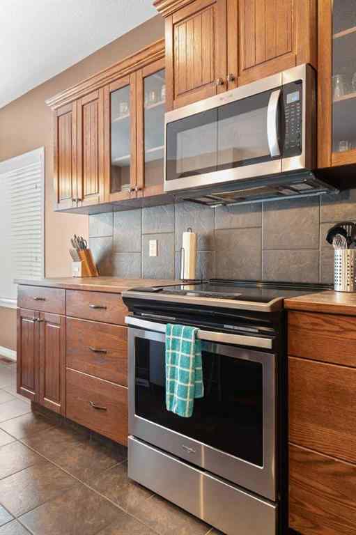 MLS® A2257574 - 358 Vista Drive SE in SE Southridge Medicine Hat, Residential
