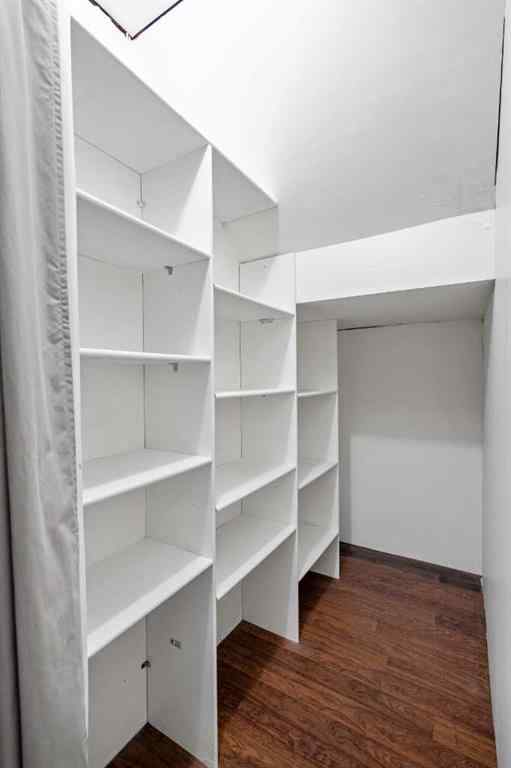 MLS® A2257575 - 247 Dover Ridge Close SE in Dover Calgary, Residential