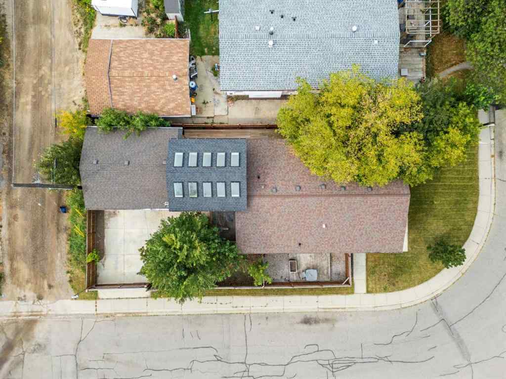 MLS® A2257575 - 247 Dover Ridge Close SE in Dover Calgary, Residential