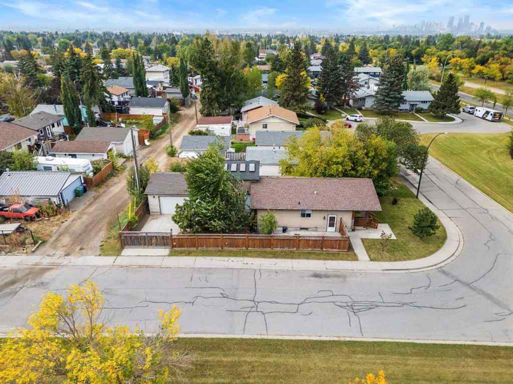 MLS® A2257575 - 247 Dover Ridge Close SE in Dover Calgary, Residential