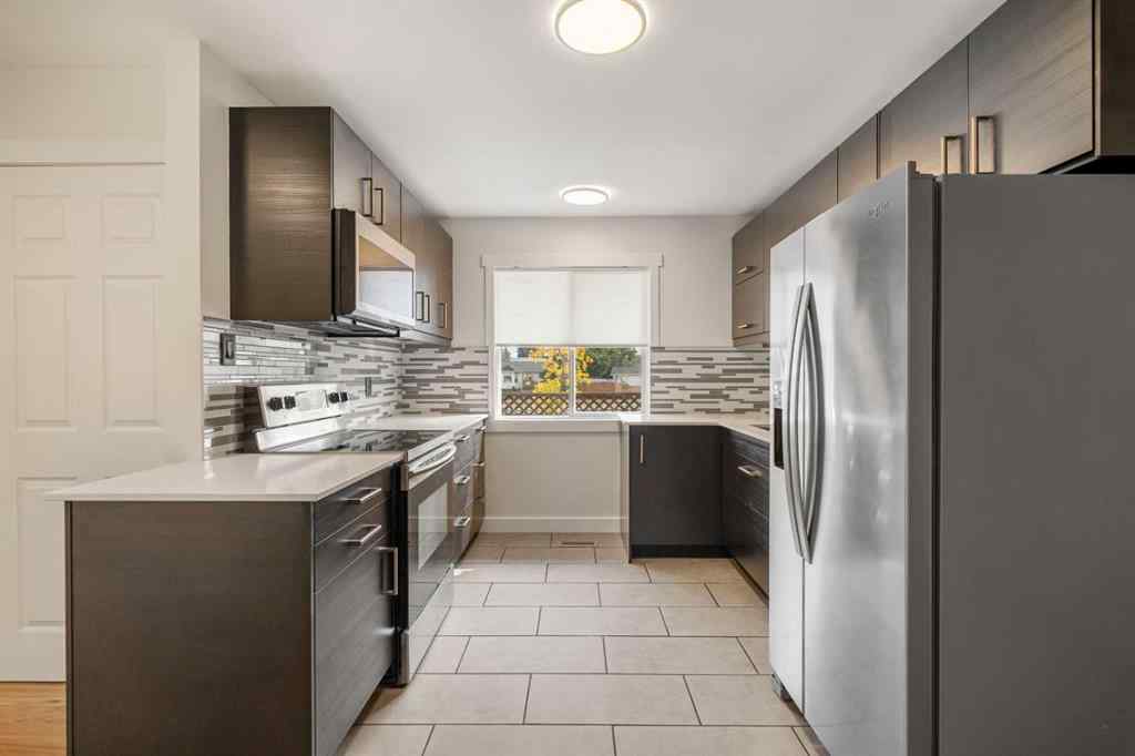 MLS® A2257575 - 247 Dover Ridge Close SE in Dover Calgary, Residential