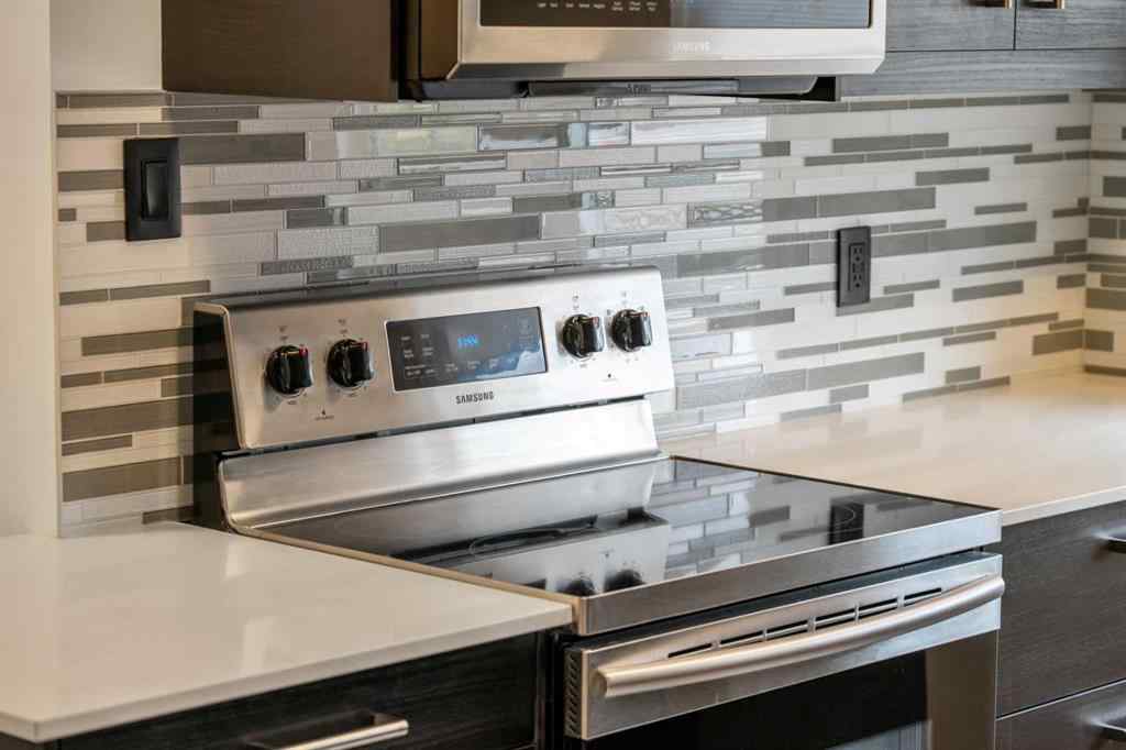 MLS® A2257575 - 247 Dover Ridge Close SE in Dover Calgary, Residential