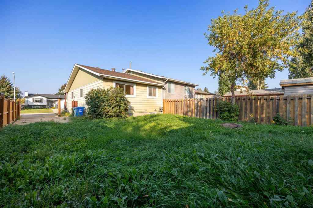MLS® A2257577 - 185 Cochrane Crescent  in Thickwood Fort McMurray, Residential