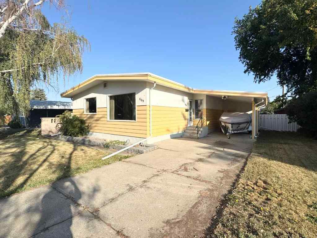 MLS® A2257587 - 809 11 Avenue S in Fleetwood Lethbridge, Residential