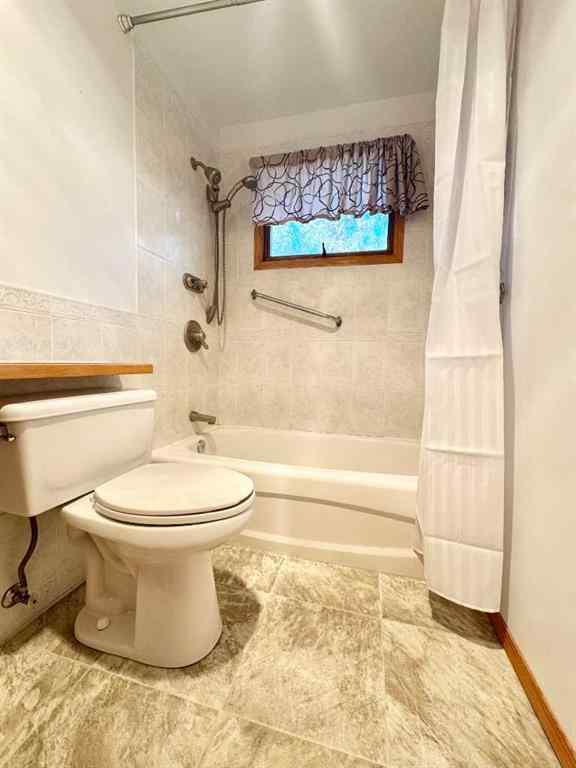 MLS® A2257587 - 809 11 Avenue S in Fleetwood Lethbridge, Residential