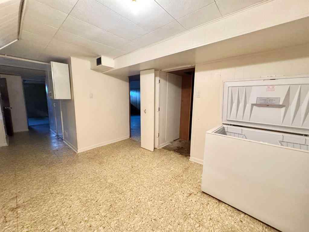 MLS® A2257587 - 809 11 Avenue S in Fleetwood Lethbridge, Residential