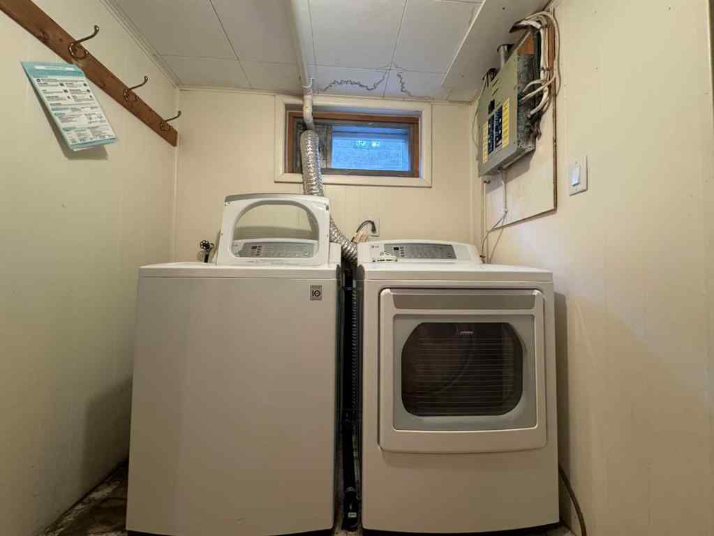 MLS® A2257587 - 809 11 Avenue S in Fleetwood Lethbridge, Residential
