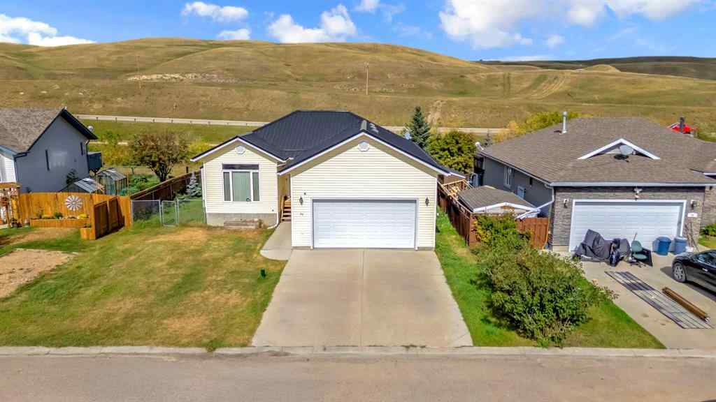 MLS® A2257589 - 20 Cambridge Drive  in NONE Carbon, Residential