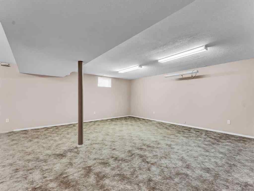 MLS® A2257590 - 10 Park Meadows Place SE in Southview-Park Meadows Medicine Hat, Residential