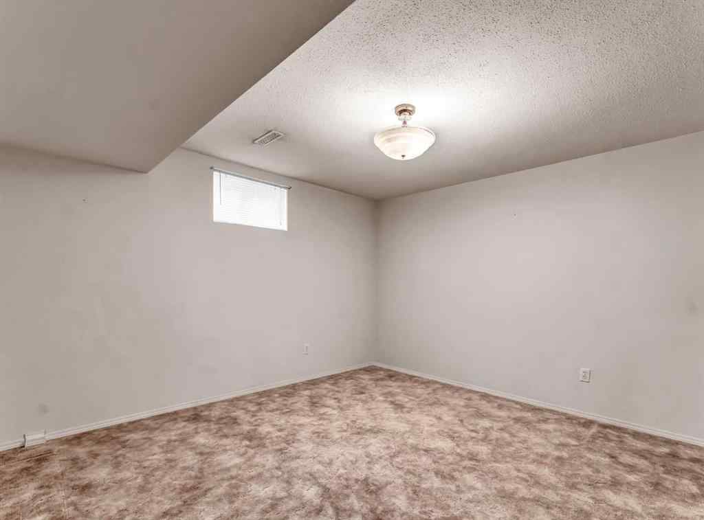 MLS® A2257590 - 10 Park Meadows Place SE in Southview-Park Meadows Medicine Hat, Residential