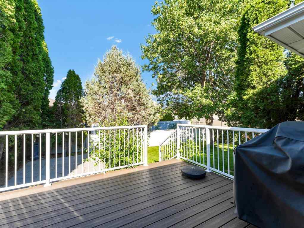MLS® A2257590 - 10 Park Meadows Place SE in Southview-Park Meadows Medicine Hat, Residential