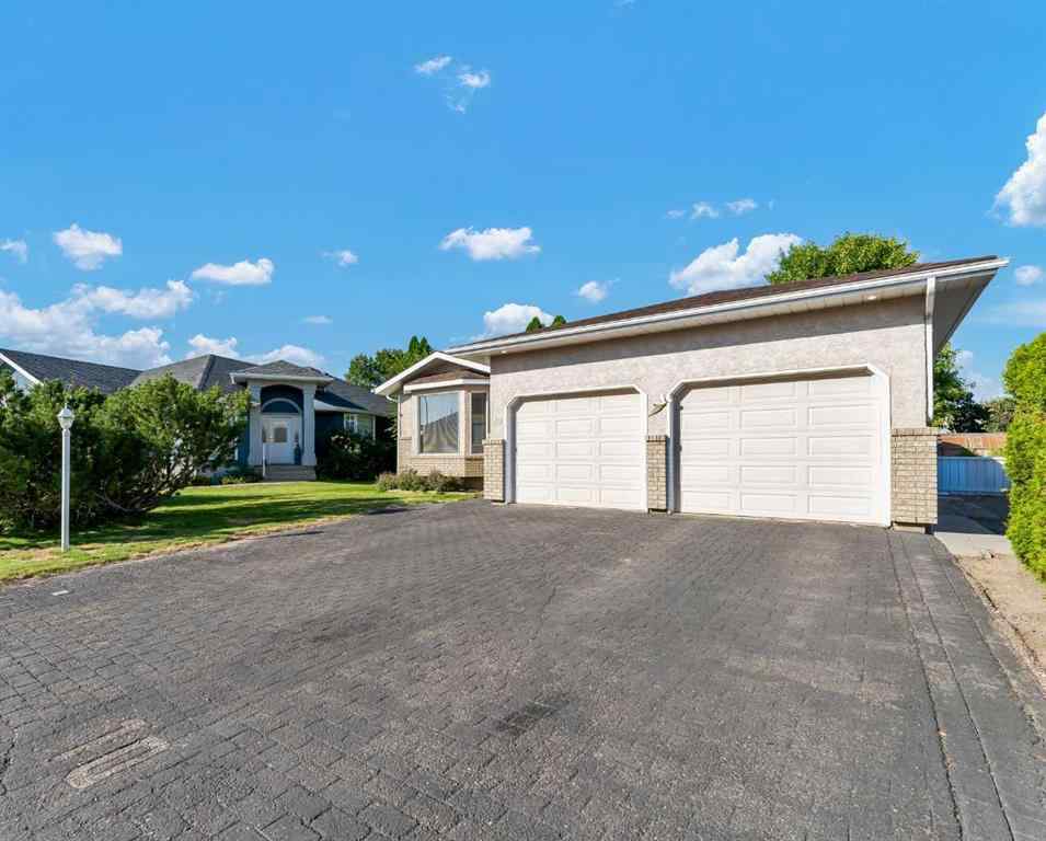 MLS® A2257590 - 10 Park Meadows Place SE in Southview-Park Meadows Medicine Hat, Residential