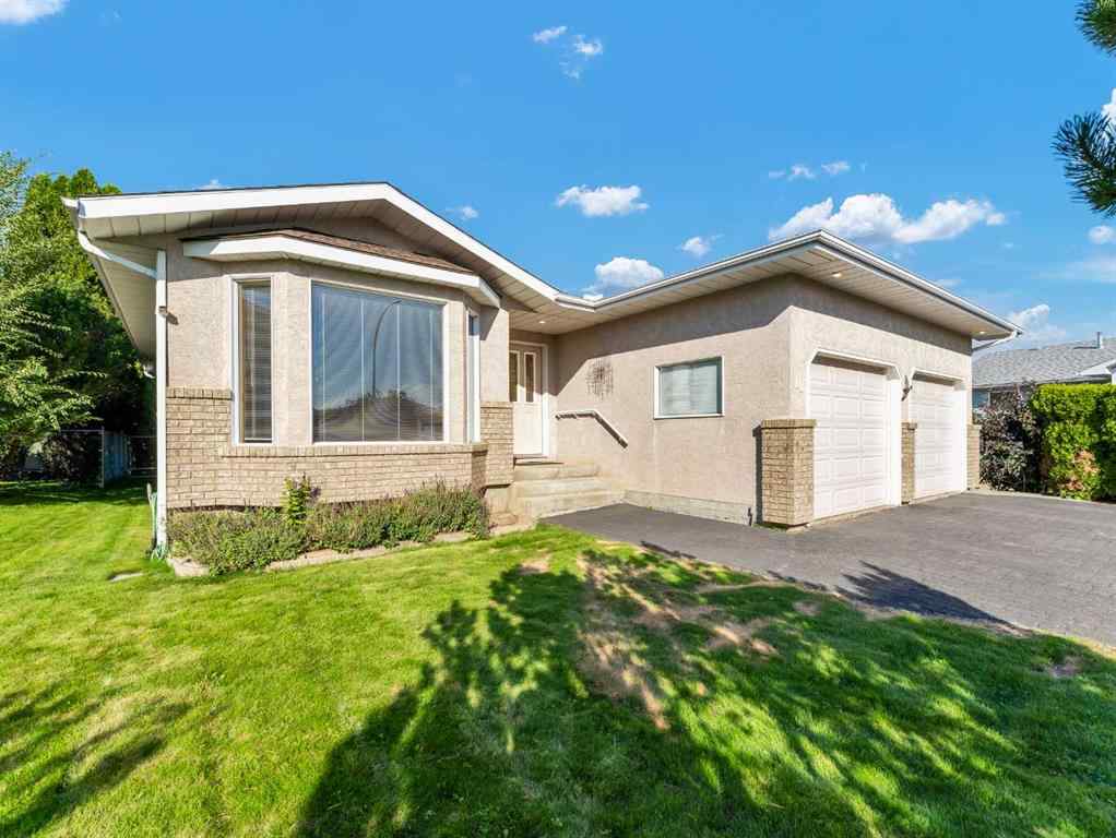 MLS® A2257590 - 10 Park Meadows Place SE in Southview-Park Meadows Medicine Hat, Residential
