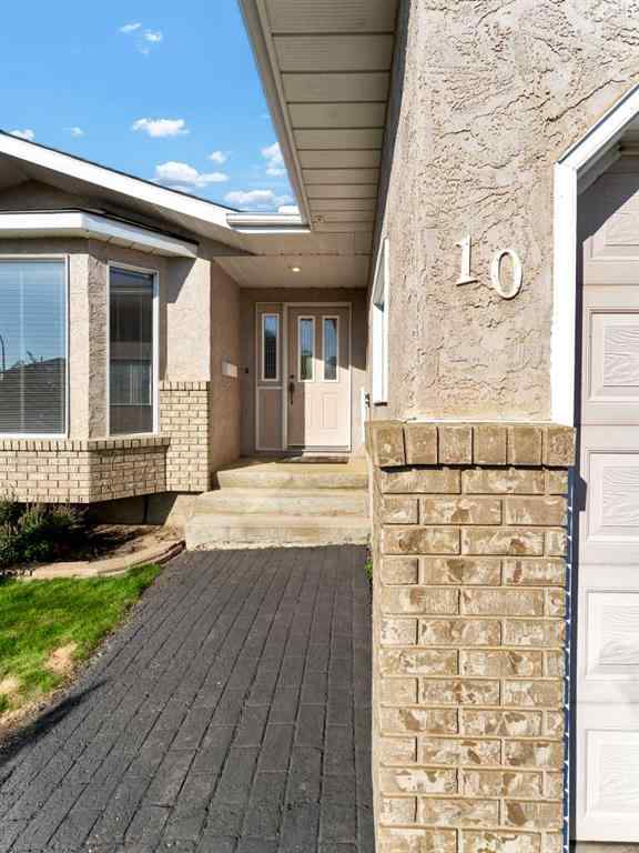 MLS® A2257590 - 10 Park Meadows Place SE in Southview-Park Meadows Medicine Hat, Residential