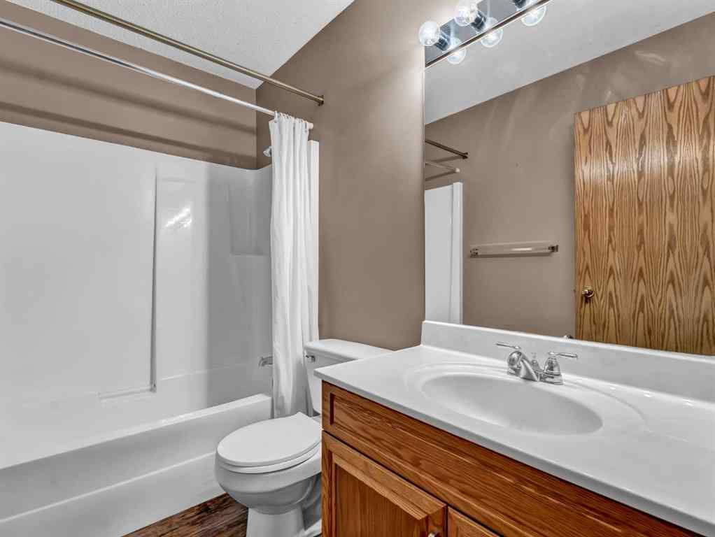 MLS® A2257590 - 10 Park Meadows Place SE in Southview-Park Meadows Medicine Hat, Residential