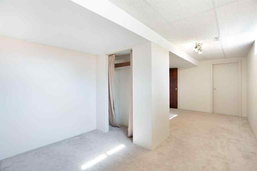 MLS® A2257594 - 135 Parkglen Crescent SE in Parkland Calgary, Residential