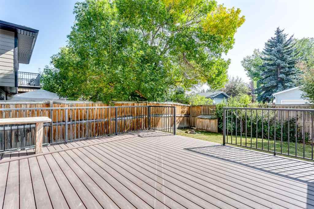 MLS® A2257594 - 135 Parkglen Crescent SE in Parkland Calgary, Residential