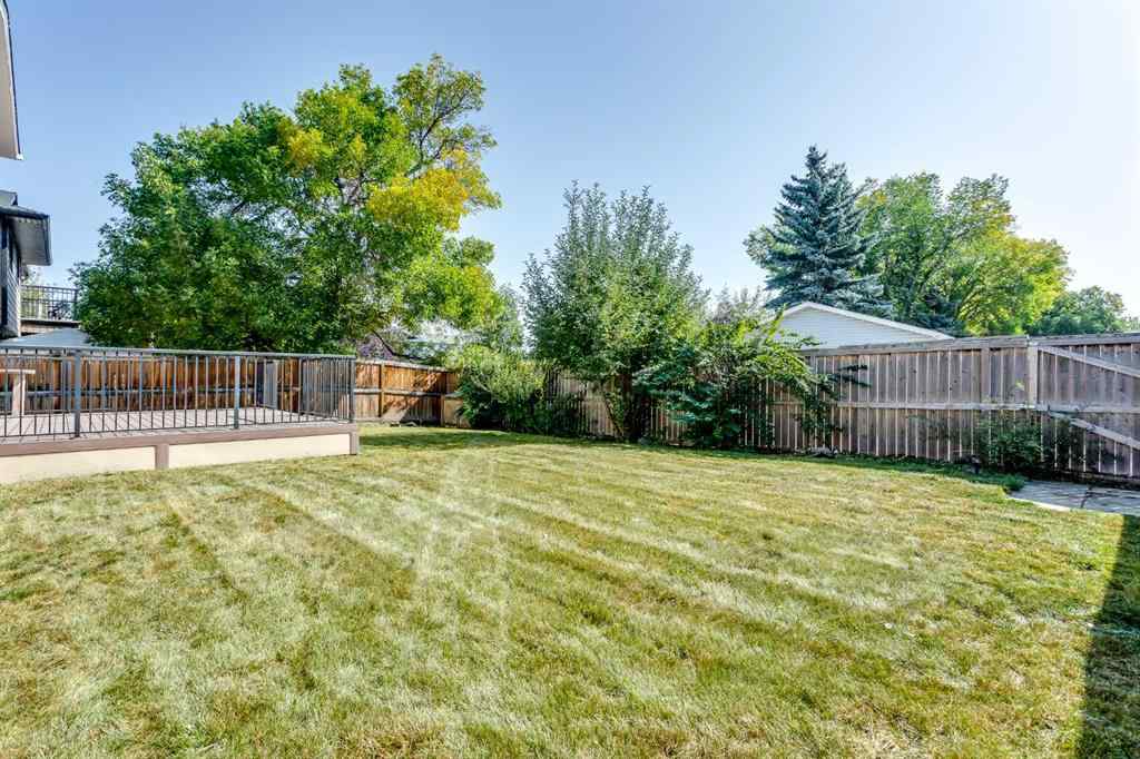MLS® A2257594 - 135 Parkglen Crescent SE in Parkland Calgary, Residential