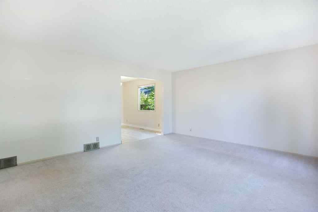MLS® A2257594 - 135 Parkglen Crescent SE in Parkland Calgary, Residential