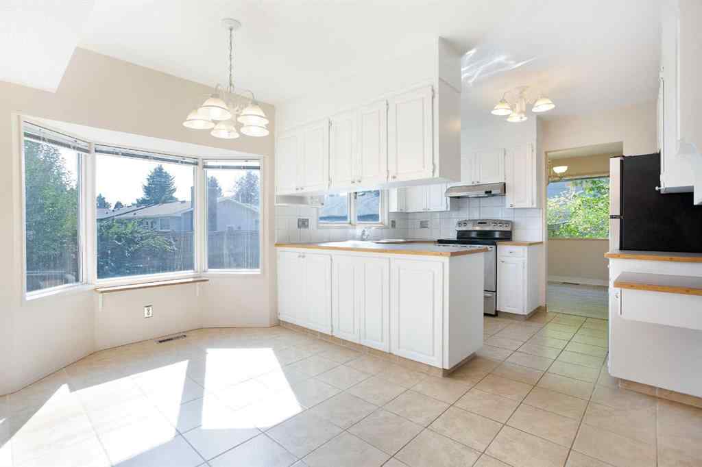 MLS® A2257594 - 135 Parkglen Crescent SE in Parkland Calgary, Residential
