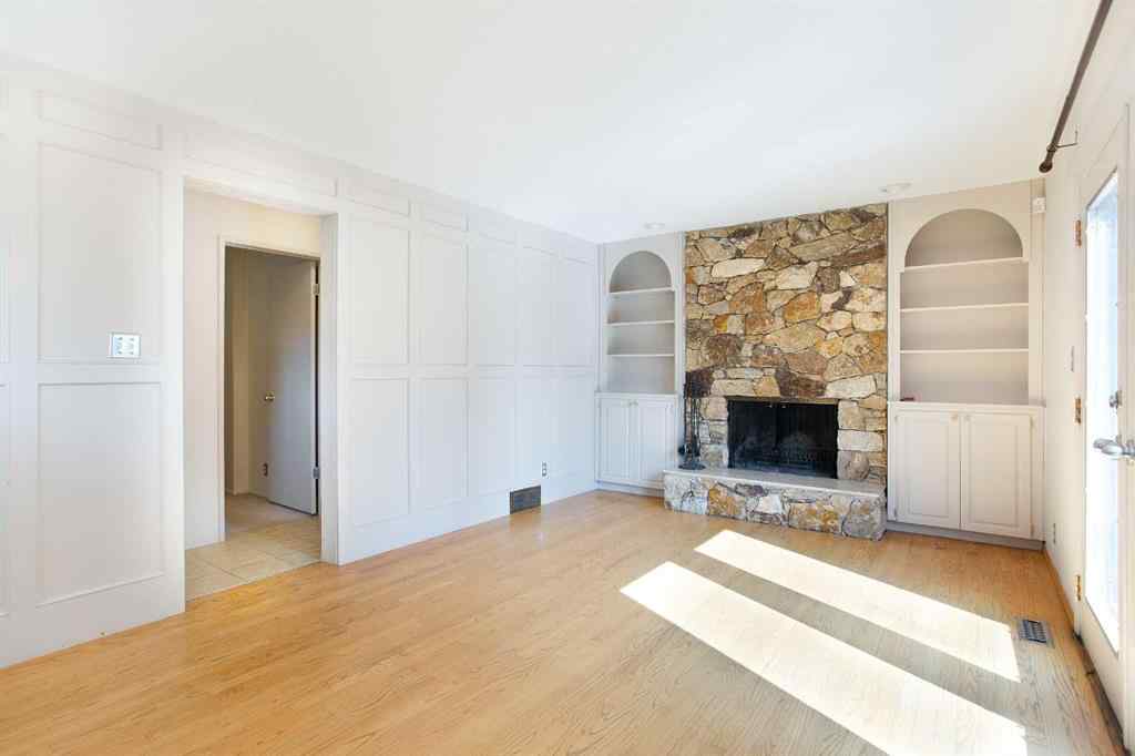 MLS® A2257594 - 135 Parkglen Crescent SE in Parkland Calgary, Residential