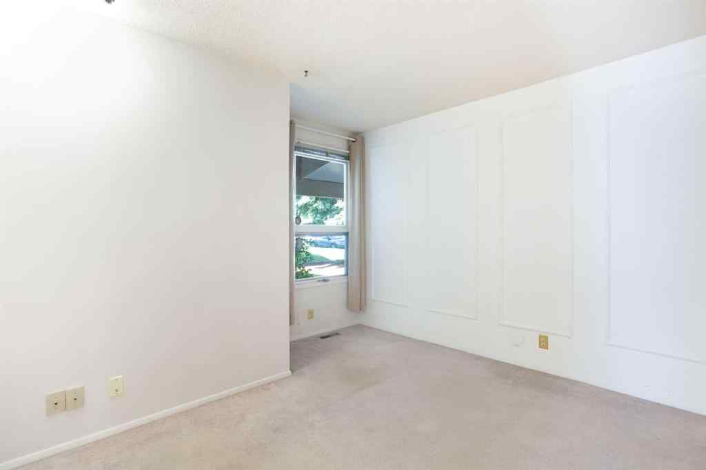 MLS® A2257594 - 135 Parkglen Crescent SE in Parkland Calgary, Residential