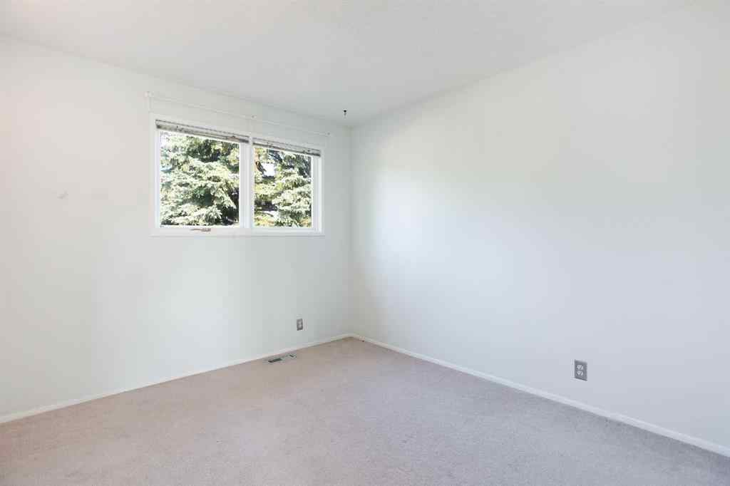 MLS® A2257594 - 135 Parkglen Crescent SE in Parkland Calgary, Residential