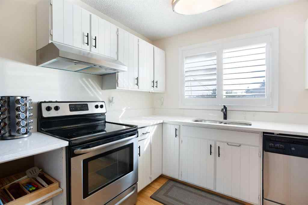 MLS® A2257595 - 1522 35 Street SE in Albert Park/Radisson Heights Calgary, Residential