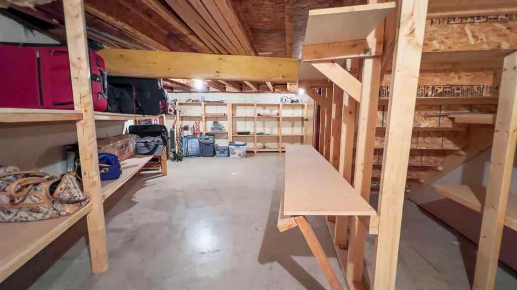 MLS® A2257597 - 6 Drake Street  in NONE Fleet, Residential