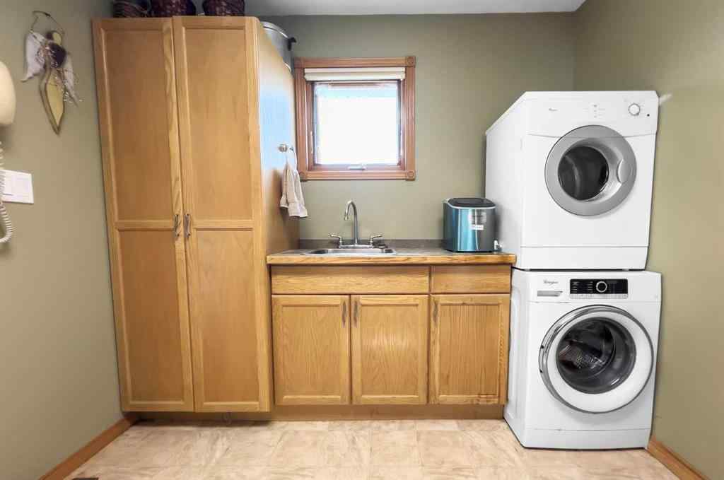 MLS® A2257597 - 6 Drake Street  in NONE Fleet, Residential