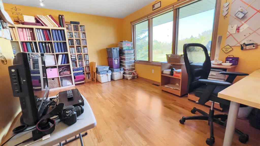 MLS® A2257597 - 6 Drake Street  in NONE Fleet, Residential