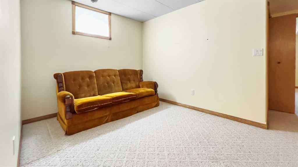 MLS® A2257597 - 6 Drake Street  in NONE Fleet, Residential