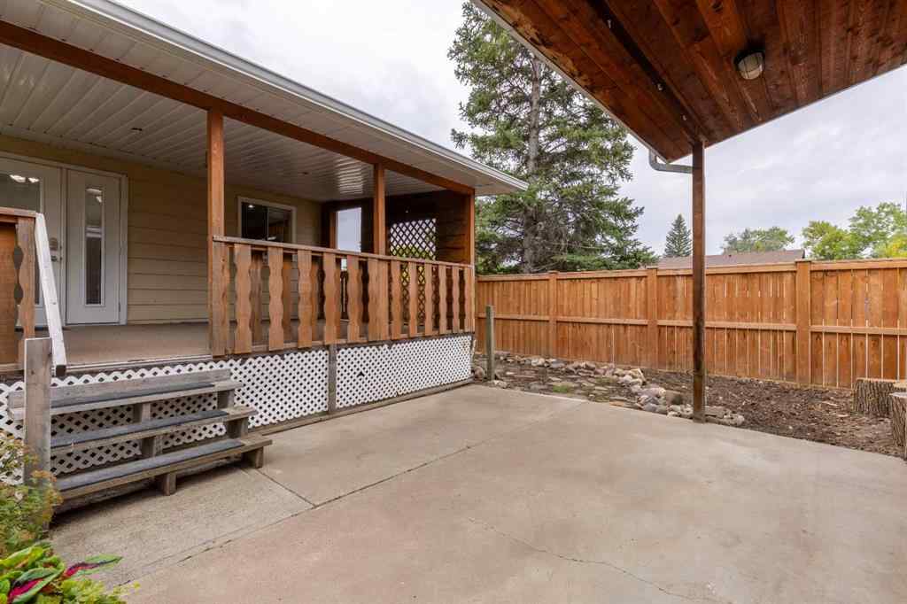 MLS® A2257604 - 51 Temple Boulevard W in Varsity Village Lethbridge, Residential