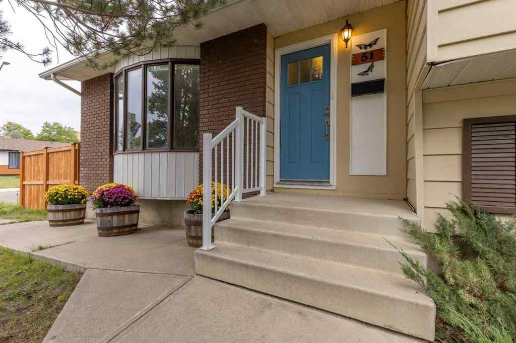MLS® A2257604 - 51 Temple Boulevard W in Varsity Village Lethbridge, Residential
