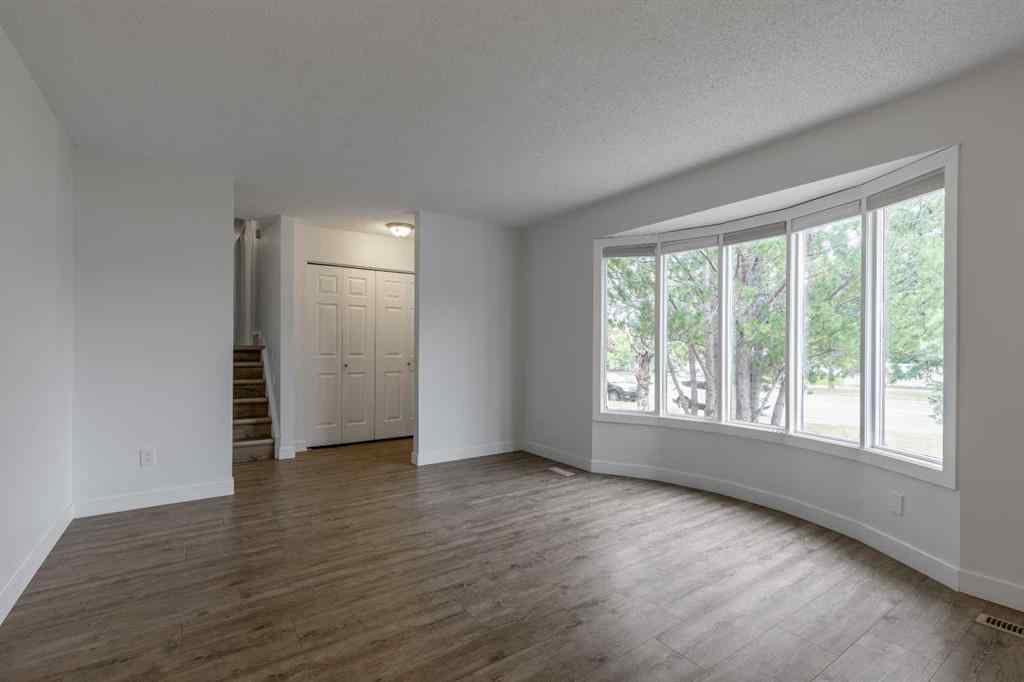 MLS® A2257604 - 51 Temple Boulevard W in Varsity Village Lethbridge, Residential
