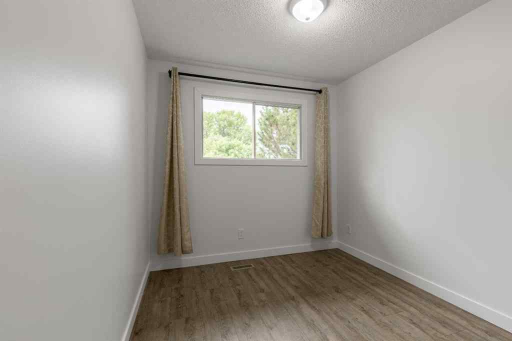 MLS® A2257604 - 51 Temple Boulevard W in Varsity Village Lethbridge, Residential