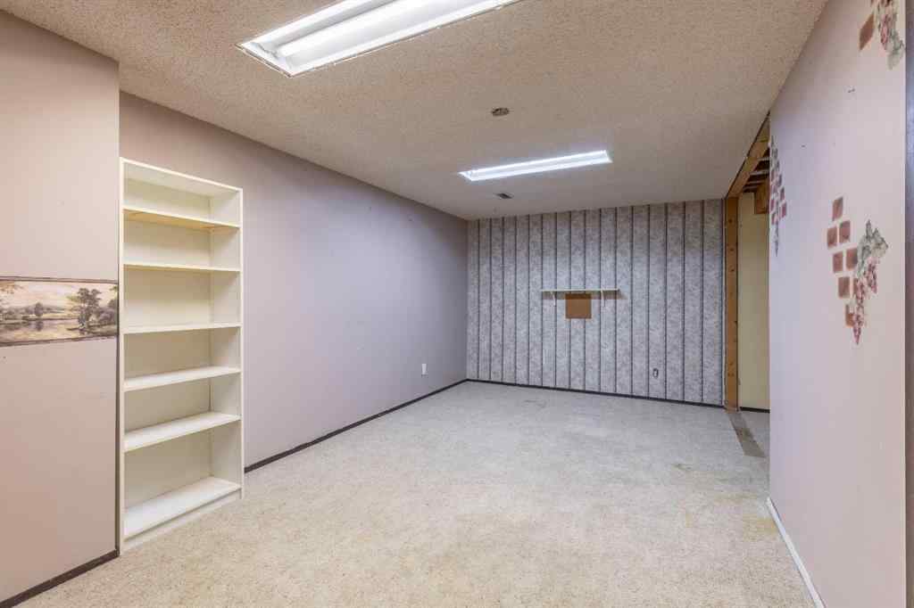 MLS® A2257604 - 51 Temple Boulevard W in Varsity Village Lethbridge, Residential