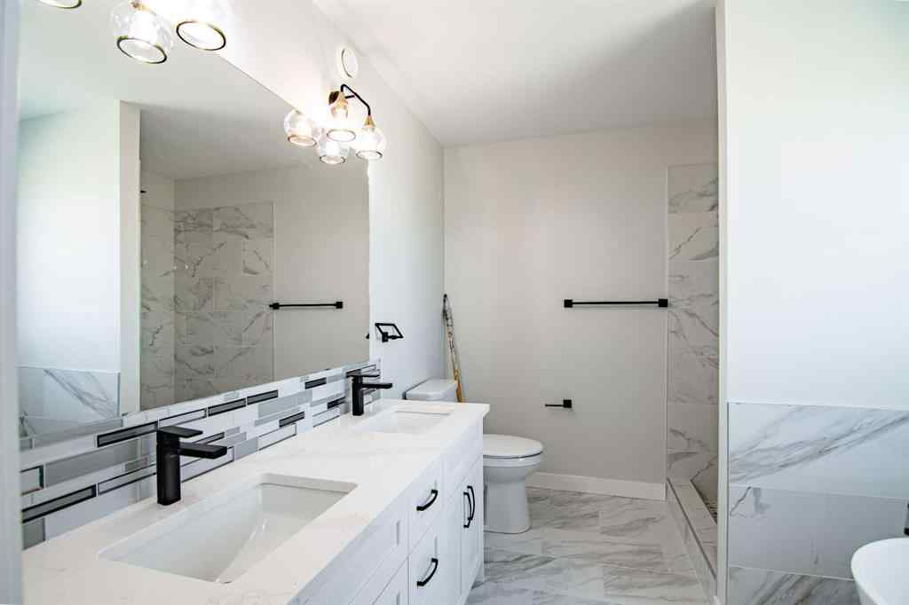 MLS® A2257607 - 29 Vintage Close  in Valley Ridge Blackfalds, Residential