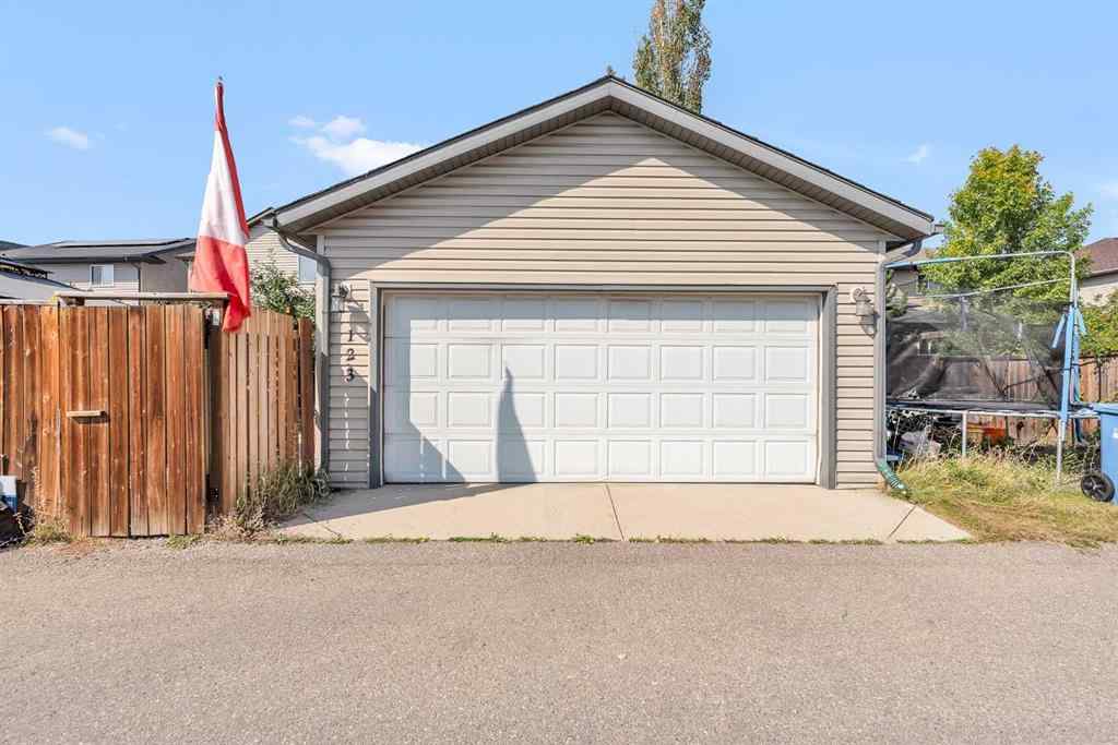 MLS® A2257611 - 123 Elgin Terrace SE in McKenzie Towne Calgary, Residential