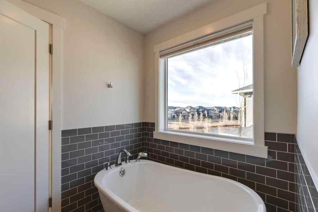 MLS® A2257615 - 161 Kingsmere Cove SE in Kings Heights Airdrie, Residential