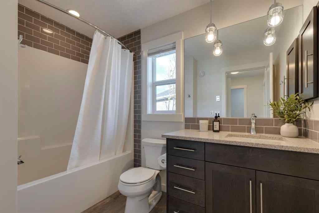 MLS® A2257615 - 161 Kingsmere Cove SE in Kings Heights Airdrie, Residential