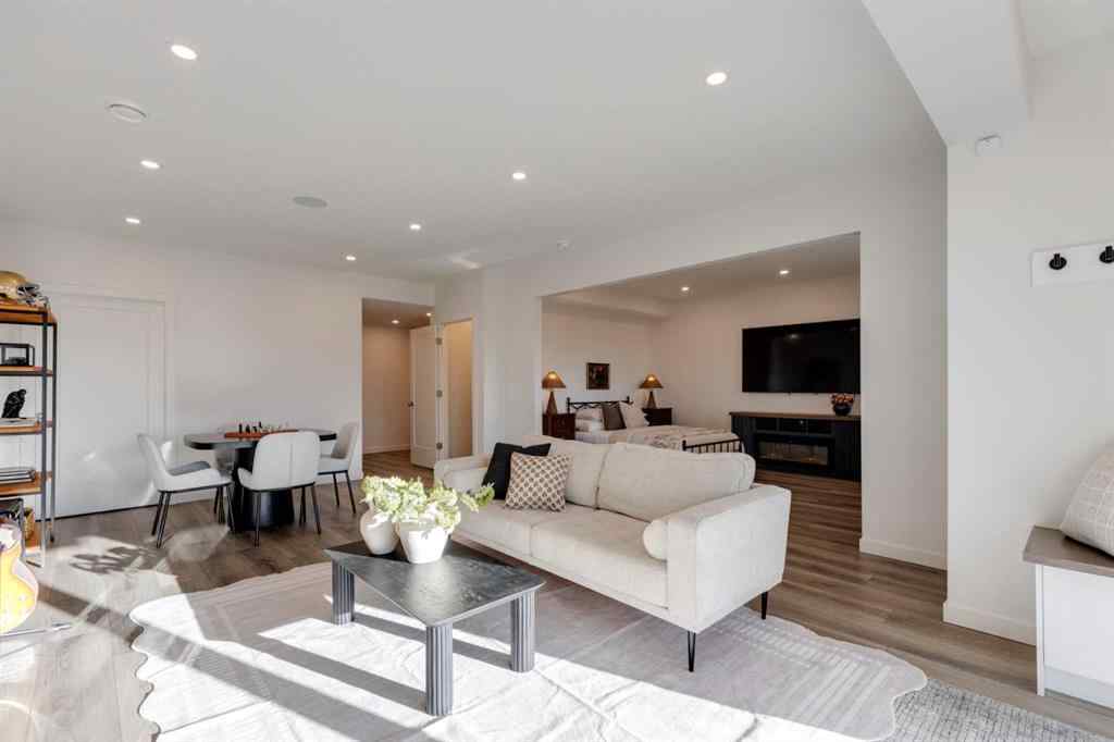 MLS® A2257615 - 161 Kingsmere Cove SE in Kings Heights Airdrie, Residential