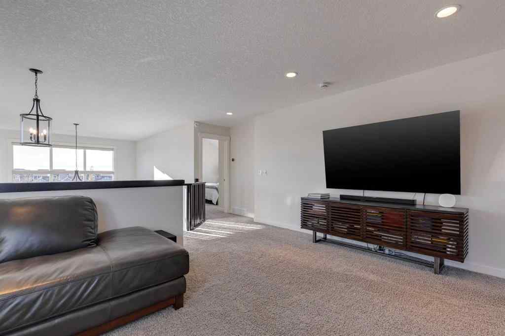 MLS® A2257615 - 161 Kingsmere Cove SE in Kings Heights Airdrie, Residential