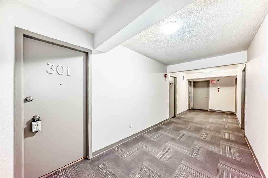 MLS® A2257618 - Unit #301 4512 75 Street NW in Bowness Calgary, Residential